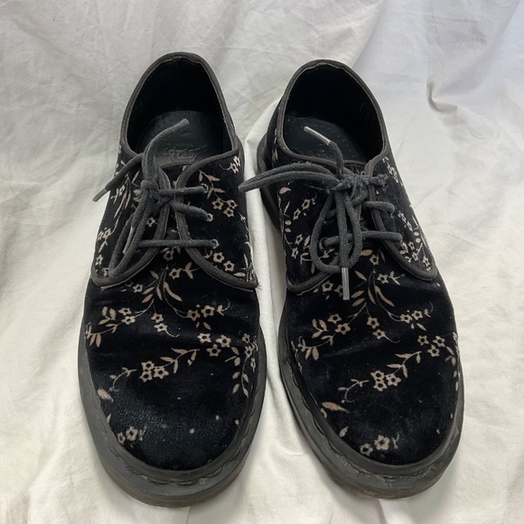 Dr Martens Black Velvet Patterned Vegan Oxfords (women’s size 6) - Picture 2 of 8